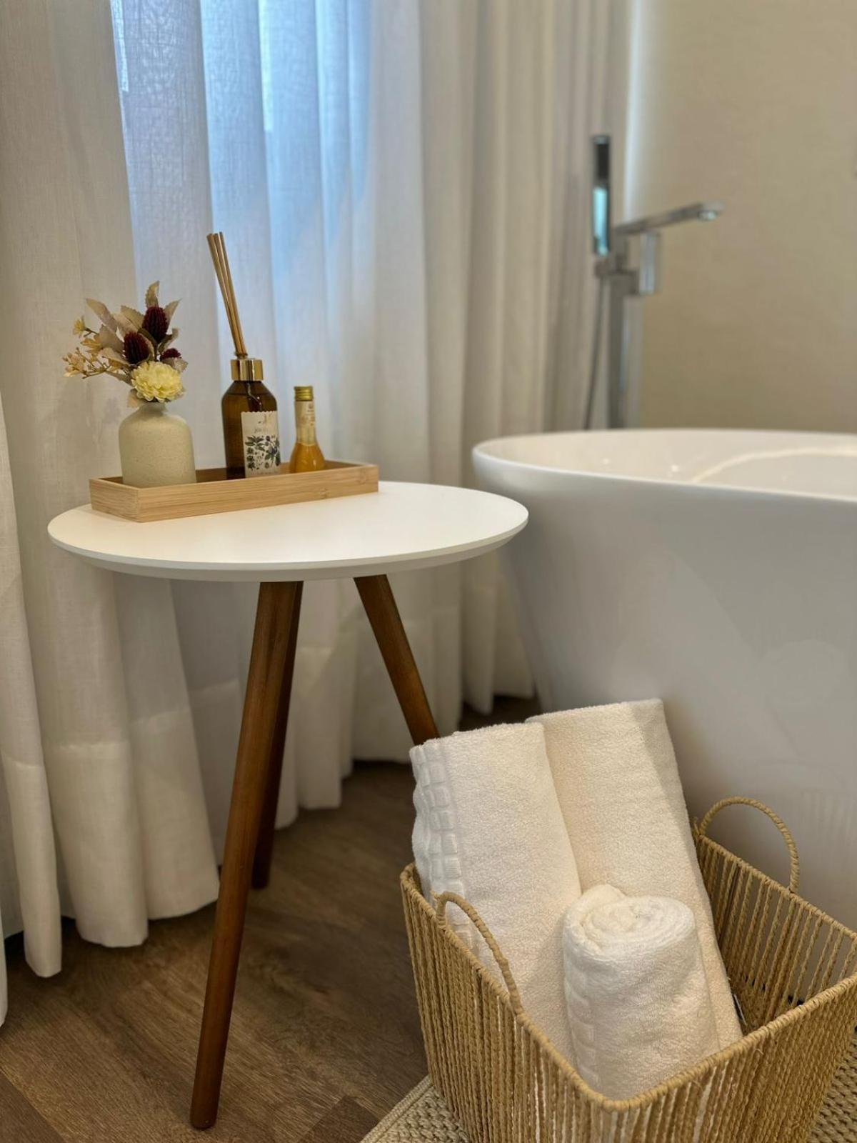 Deluxe Double Room Bath