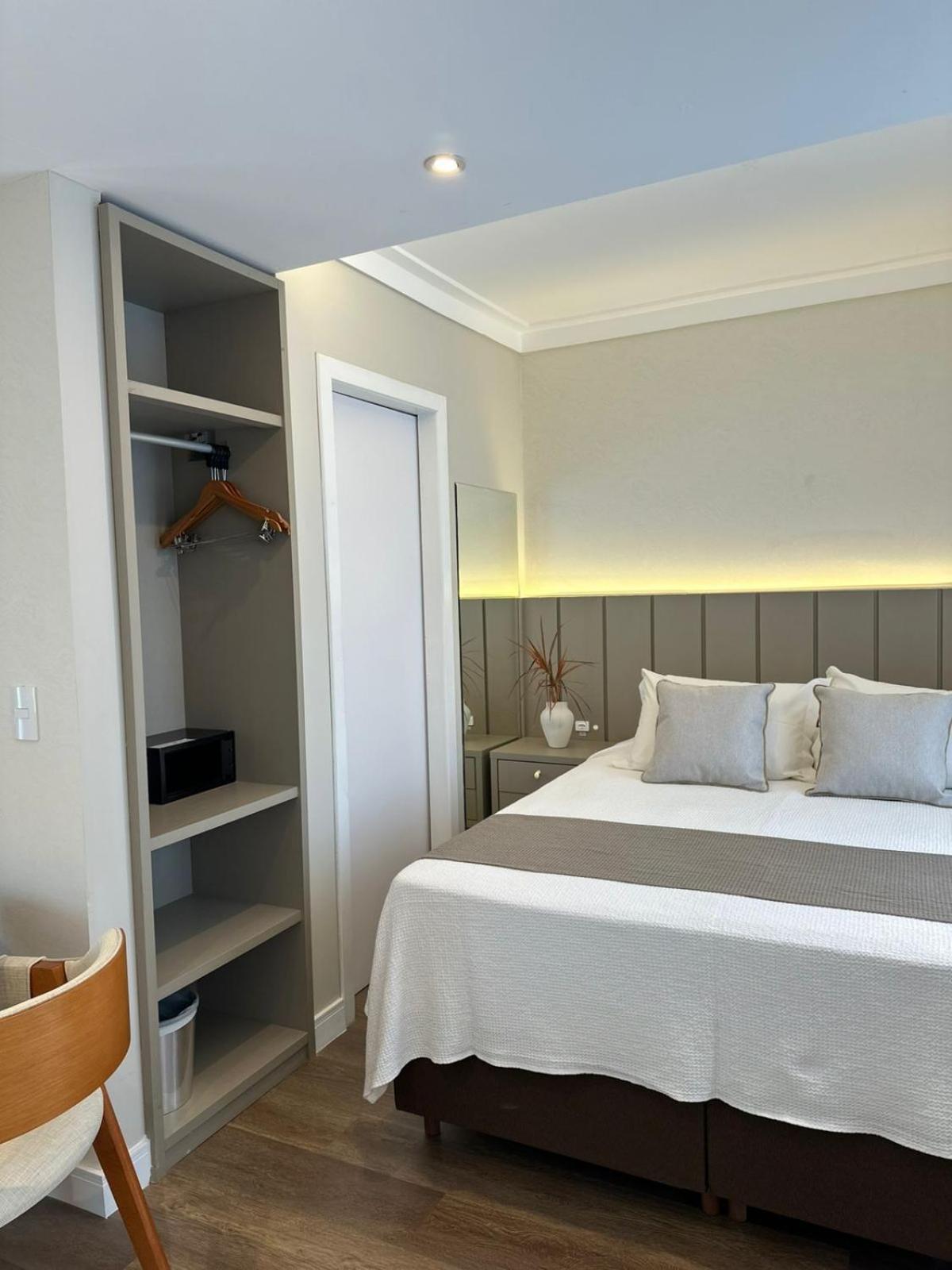 Deluxe Double Room Bath
